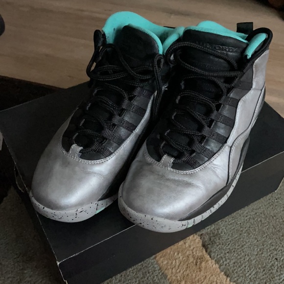 Jordan 10 Retro Lady of Liberty - Picture 2 of 7